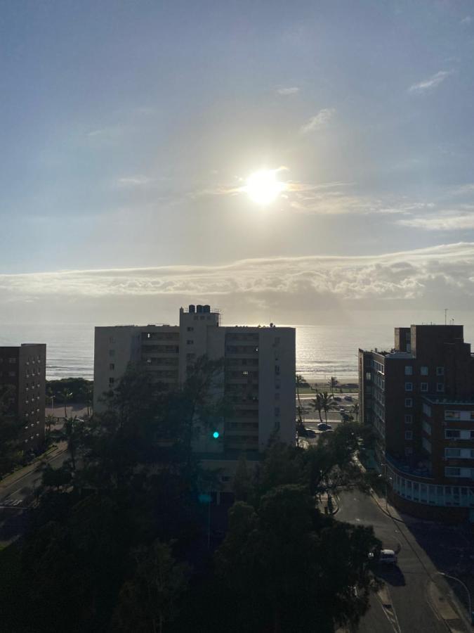 The Oceanic 1 Bedroom With Ocean Views - Self-catering Durban