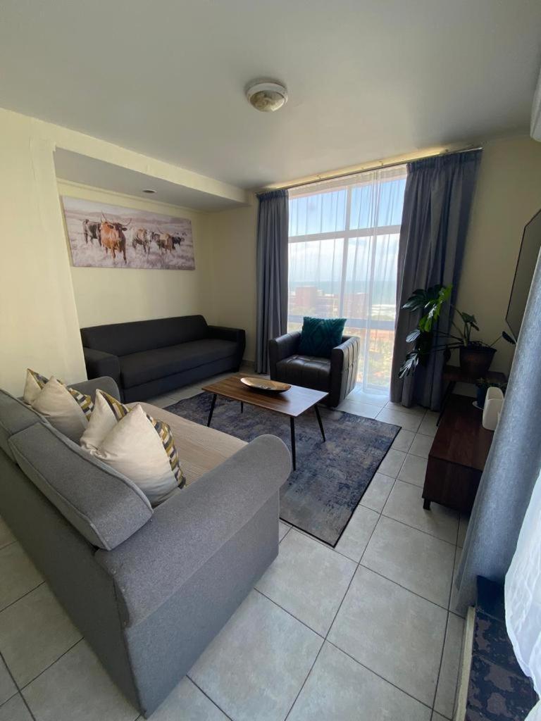The Oceanic 1 Bedroom With Ocean Views - Self-catering * Durban